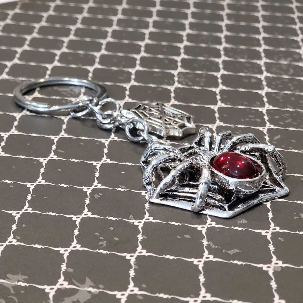 Spider Keychain - Picture 2 of 2